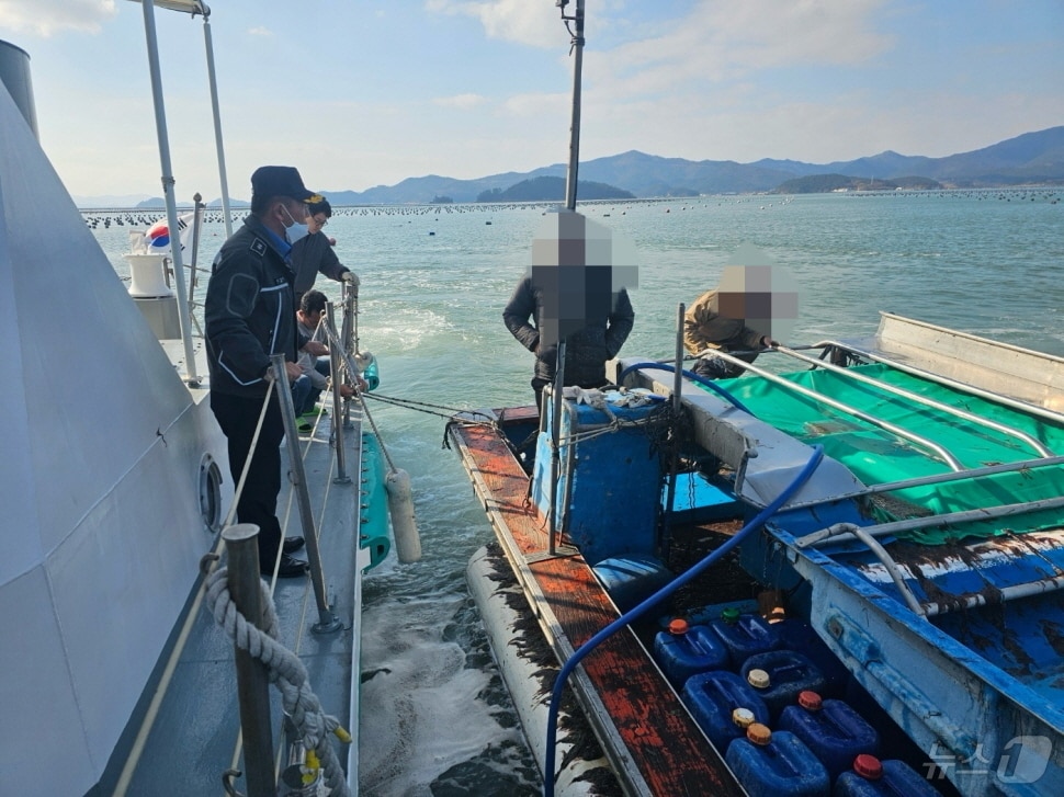 완도해경은 지난해 11월 18일부터 오는 2월 28일까지 동절기 해양안전 특별단속기간을 운영하고 있다.(완도해경 제공)20251.14/뉴스1