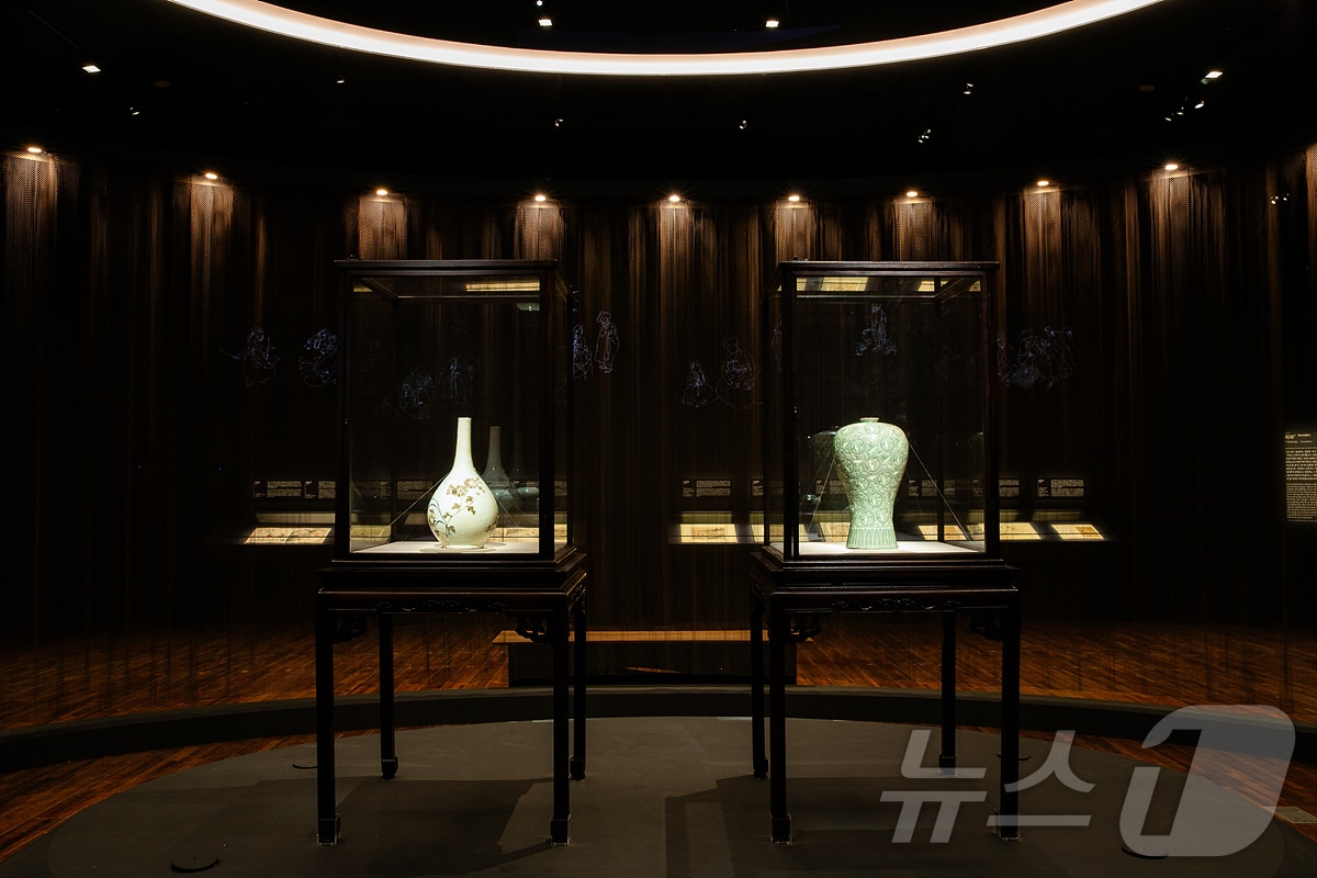 국보급 소장품 52점을 선보이는 대구간송미술관 첫 상설전시가 16일 개막했다. 사진은 전시실 모습. (대구간송미술관 제공)/뉴스1