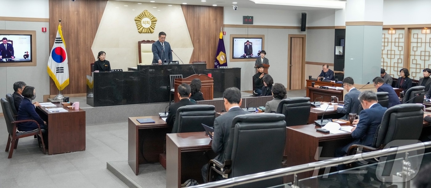 충북 괴산군의회 338회 임시회 모습.(괴산군의회 제공)/뉴스1