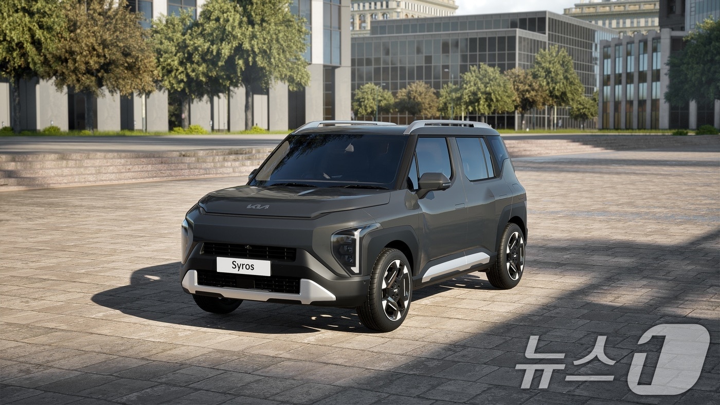 기아는 지난 16일 송호성 사장 등 임직원 200여명이 참석한 가운데 인도 안드라프라데시(AndhraPradesh)주에 위치한 인도 공장에서 콤팩트 스포츠유틸리티차(SUV) '시로스' 양산 기념식을 개최하고, 본격적인 생산에 돌입했다고 17일 밝혔다. (기아 제공) 2025.1.17/뉴스1