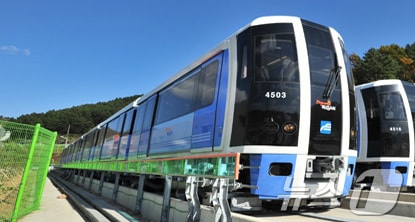 부산도시철도 4호선 전동차.(부산교통공사 누리집 갈무리)