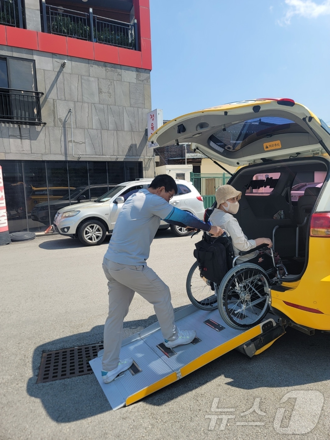  정읍시 장애인 행복 콜택시(이하 정읍센터)가 전북도 광역 이동지원센터 평가에서 2024년 최우수센터로 선정됐다.(정읍시 제공)2025.1.2/뉴스1