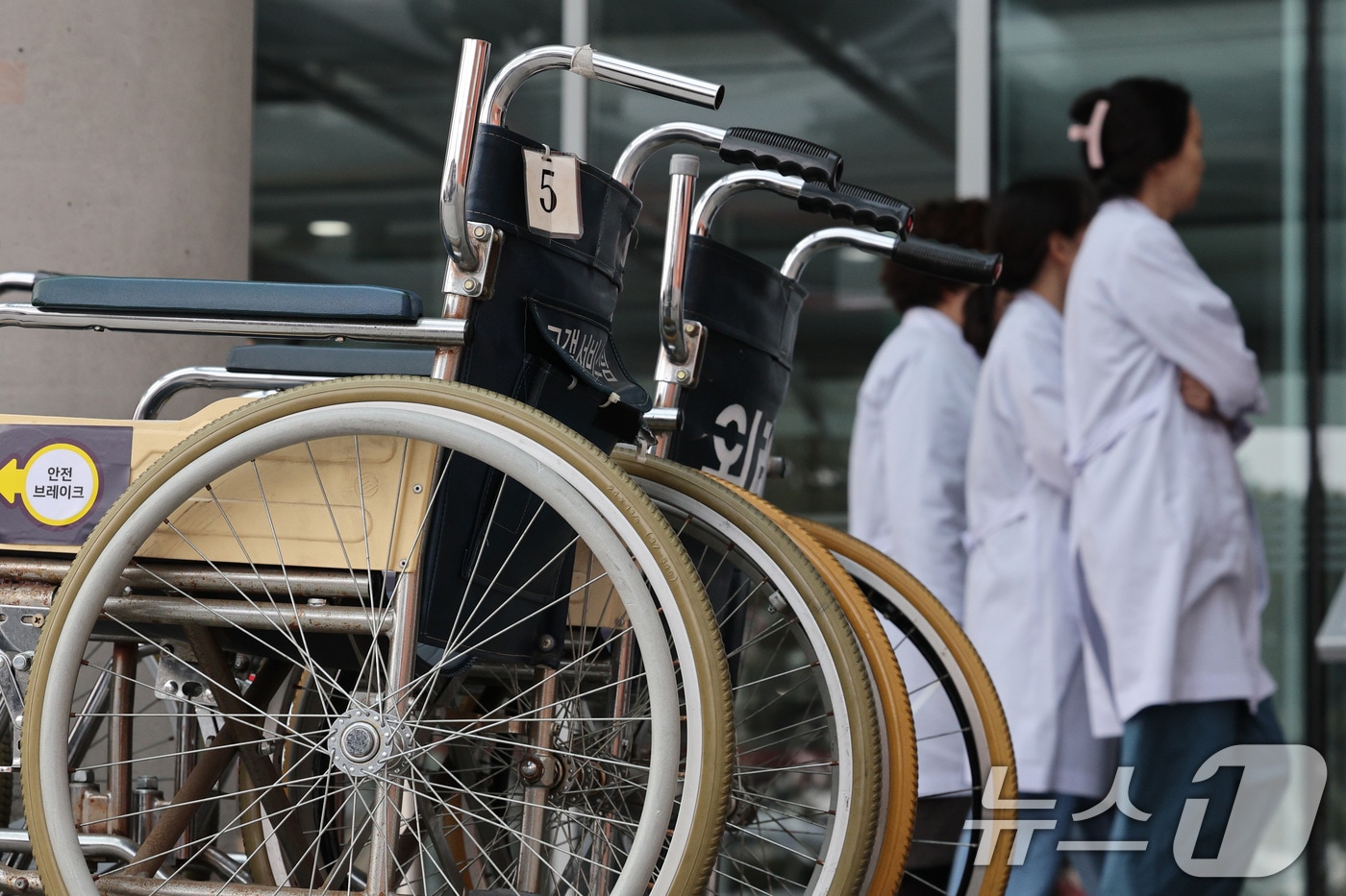 20일 서울의 한 대학병원 의료진의 모습. 2025.1.20/뉴스1 ⓒ News1 신웅수 기자