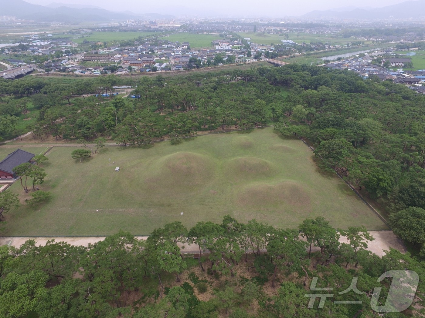 '뱀능'이라고 불리는 경주 오릉.(경북문화관광공사 제공)