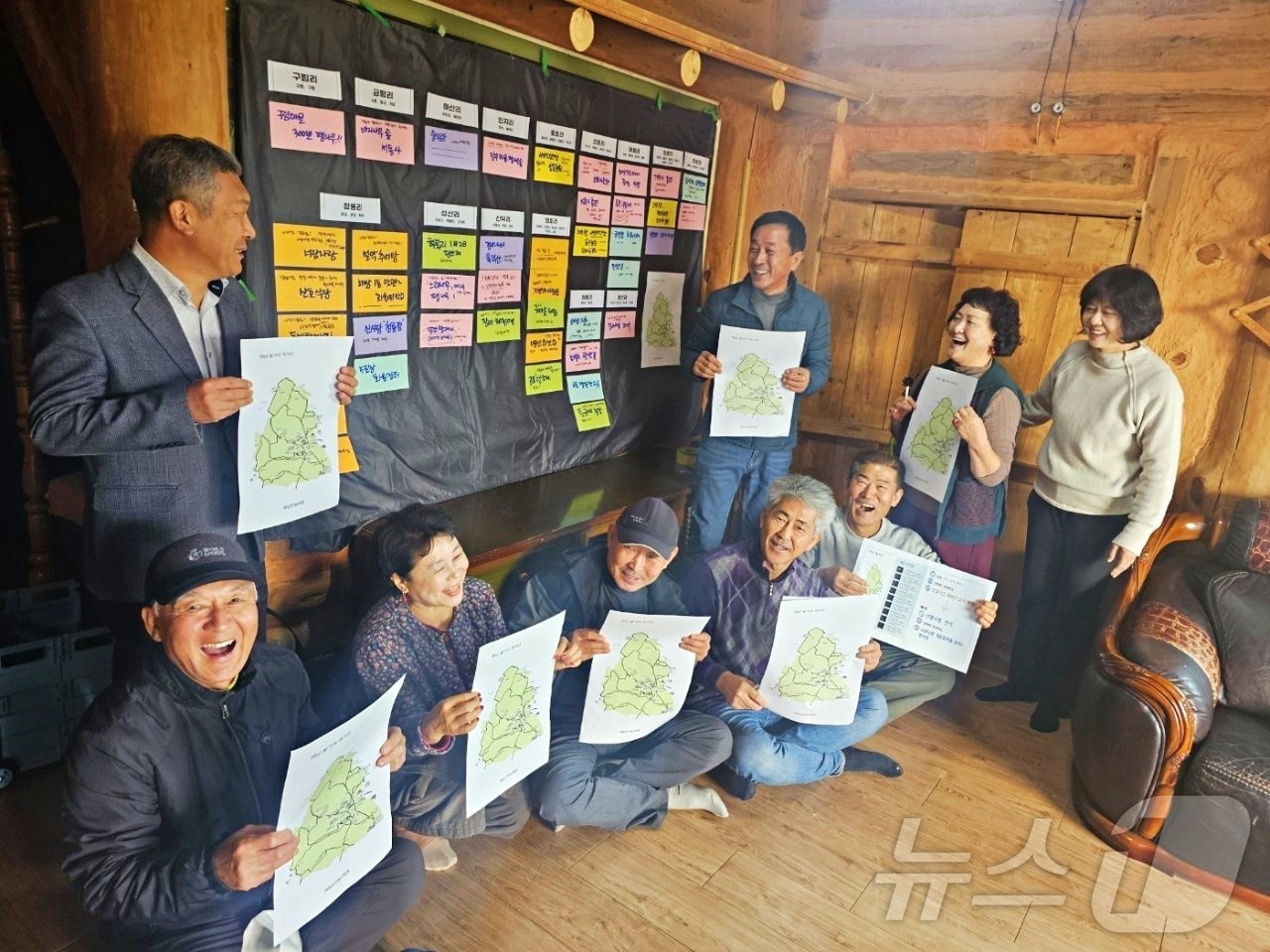 해남군 화원면 사방지도 제작 주민들 (해남군 제공)/뉴스1 