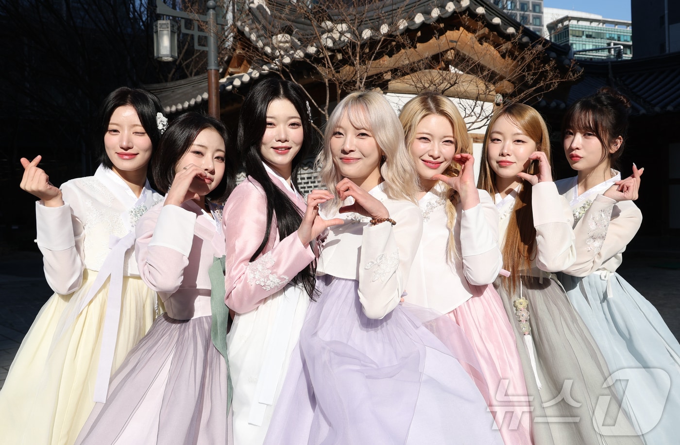 걸그룹 빌리 시윤(왼쪽부터), 션, 츠키, 문수아, 하람, 수현, 하루나 / 뉴스1 ⓒ News1 권현진 기자