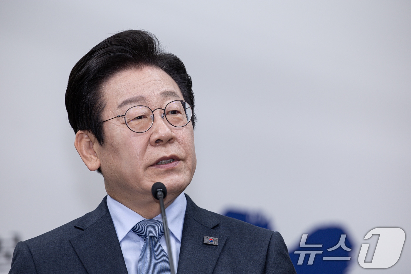 이재명 더불어민주당 대표가 23일 오전 서울 여의도 국회에서 열린 신년기자회견에서 취재진 질문에 답변하고 있다. 2025.1.23/뉴스1 ⓒ News1 이재명 기자