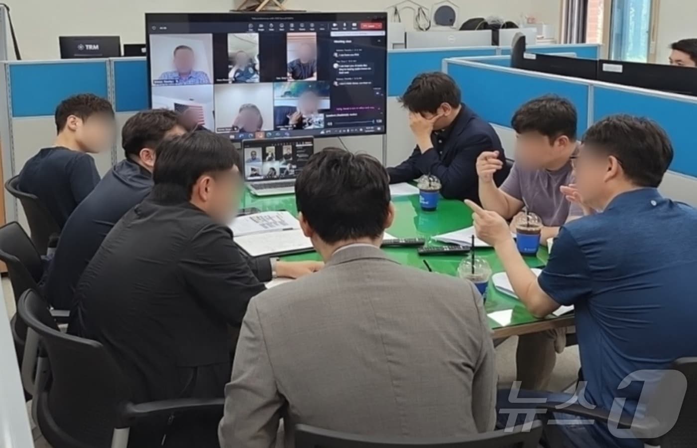 경찰이 해외 수사 기관과 회의하는 모습. &#40;서울경찰청 제공&#41;