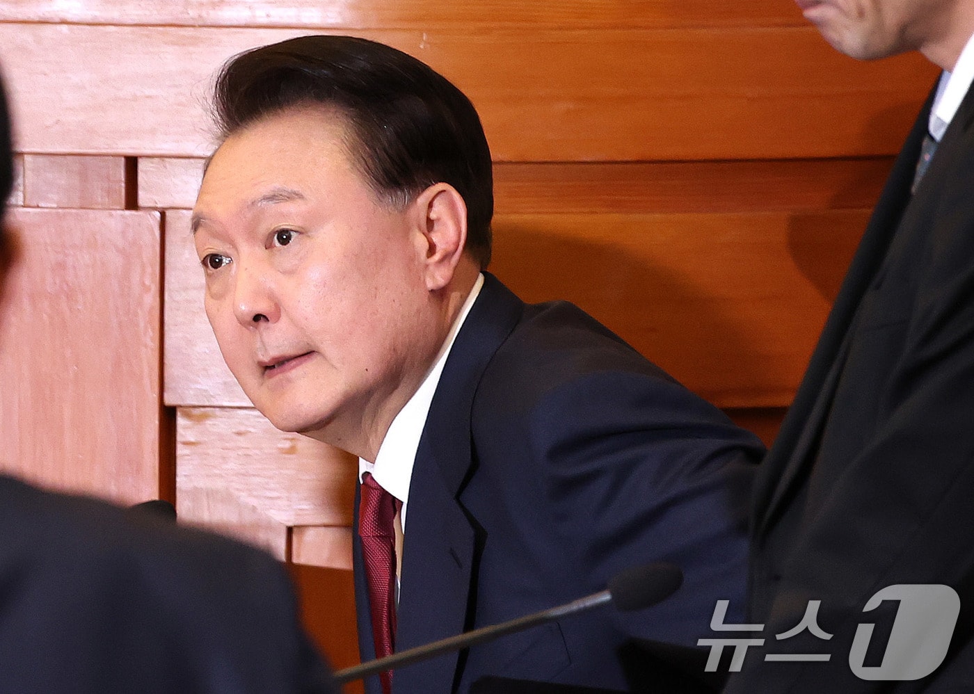 윤석열 대통령이 23일 서울 종로구 헌법재판소에서 열린 탄핵심판 4차 변론에 출석하고 있다. 2025.1.23 사진공동취재단 ⓒ News1 박지혜 기자
