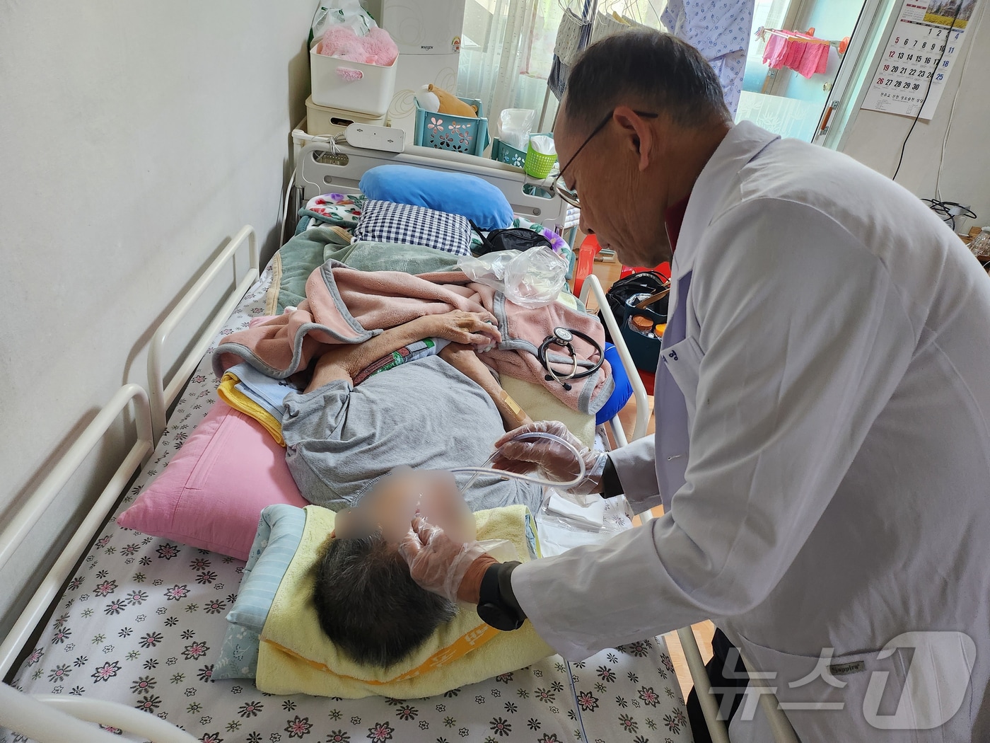 진천군 통합돌봄 재택의료센터에서 진료가 이뤄지는 모습.(진천군 제공)/뉴스1