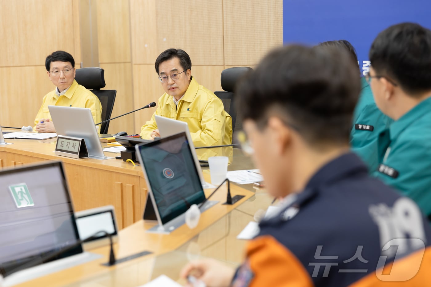 김동연 경기도지사가 27일 오전 경기도 재난안전대책본부를 방문해 철저한 대설 대응을 주문하고 있다.(경기도 제공)