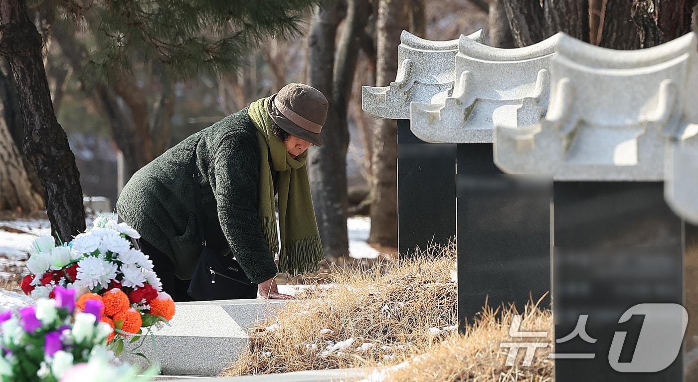 성묘객(사진은 기사 내용과 무관함) / 뉴스1 ⓒ News1