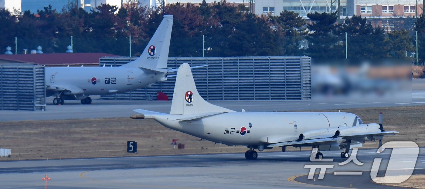 경북 포항에 있는 해군 항공사령부 기자에서 P-3C 해상초계기가이륙을 준비하고 있다. (뉴스1 자료)ⓒ News1 최창호 기자
