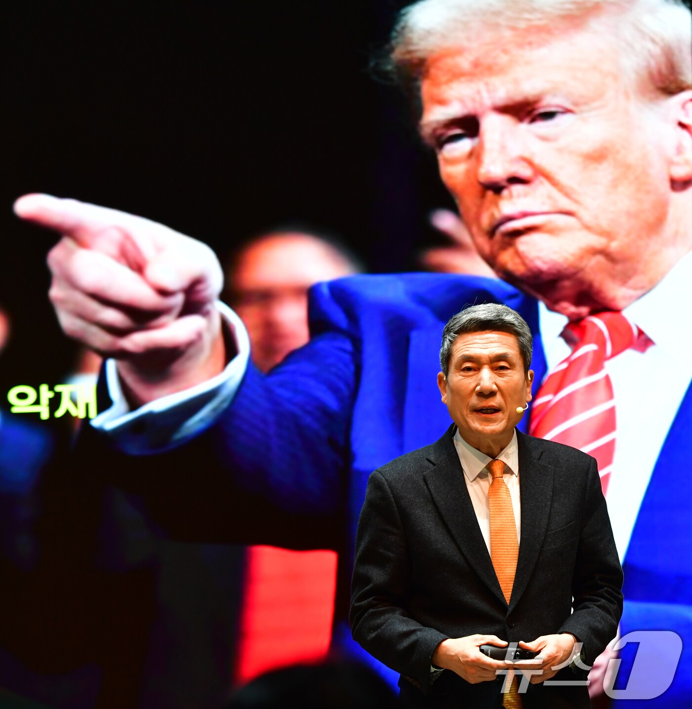 이강덕 경북 포항시장이 지난달 9일 시청에서 열린 '2025년도 신년 기자회견'에서 시정 운영을 발표하고 있다. 2025.1.9/뉴스1 ⓒ News1 최창호 기자