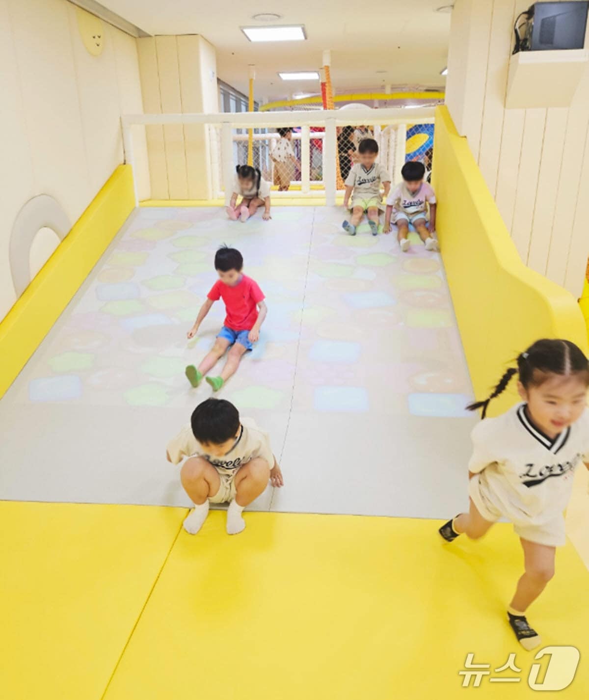 ‘고산 깔깔놀이터’ 내부 모습.(광주시 제공)