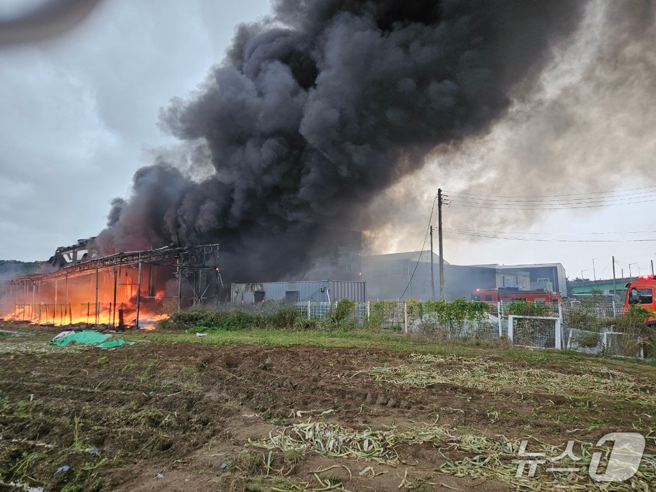화재 현장. (경기도소방재난본부 제공. 재판매 및 DB 금지) 2025.10.10/뉴스1