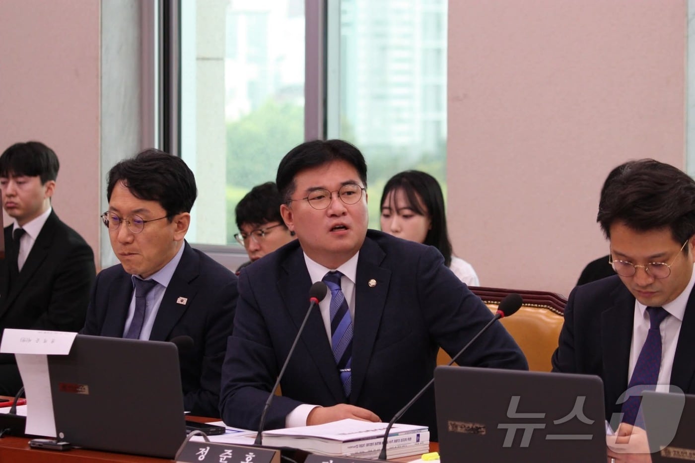 질의하는 정준호 더불어민주당 국회의원.&#40;정준호 SNS. 재배포 및 DB 금지&#41; 2025.10.13/뉴스1