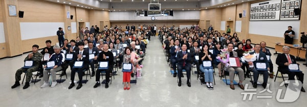 2025년 3분기 모범선행시민 표창 수여식(인천시청 제공.재판매 및 DB금지)