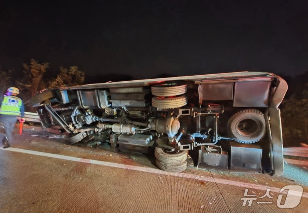  당진대전고속도로 교통사고 현장. (세종소방본부 제공, 재판매 및 DB금지) / 뉴스1