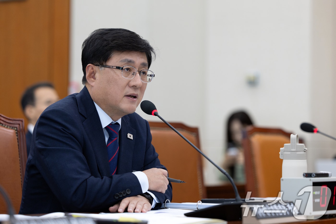 김성환 기후에너지환경부 장관이 14일 서울 여의도 국회에서 열린 기후에너지환경노동위원회 기후에너지환경부 등에 대한 국정감사에 출석해 의원 질의에 답변하고 있다. 2025.10.14/뉴스1 ⓒ News1 이승배 기자