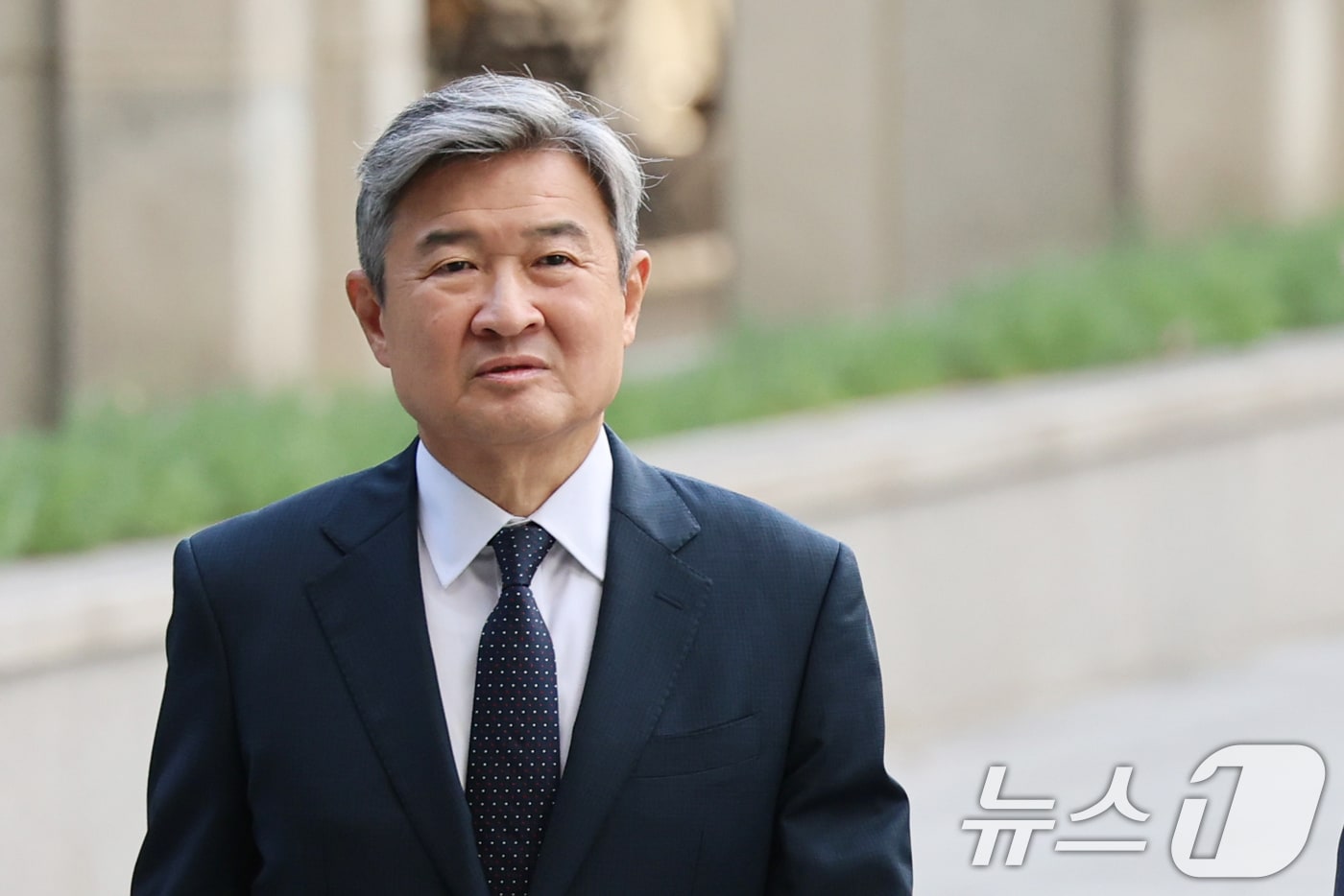 조태용 전 국정원장이 지난 10월 15일 오전 서울 서초구 서울고등검찰청에 마련된 내란 특검팀&#40;특별검사 조은석&#41; 사무실에 피의자 신분으로 조사를 받기위해 출석하고 있는 모습. 2025.10.15/뉴스1 ⓒ News1 황기선 기자