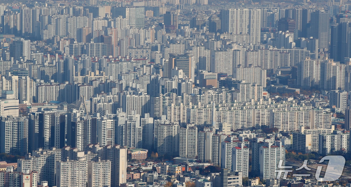 대구의 아파트 가격 하락세가 23개월째 이어졌다. 사진은 대구 도심 전경.(기사 내용과 무관함. 재판매 및 DB 금지) ⓒ News1 DB