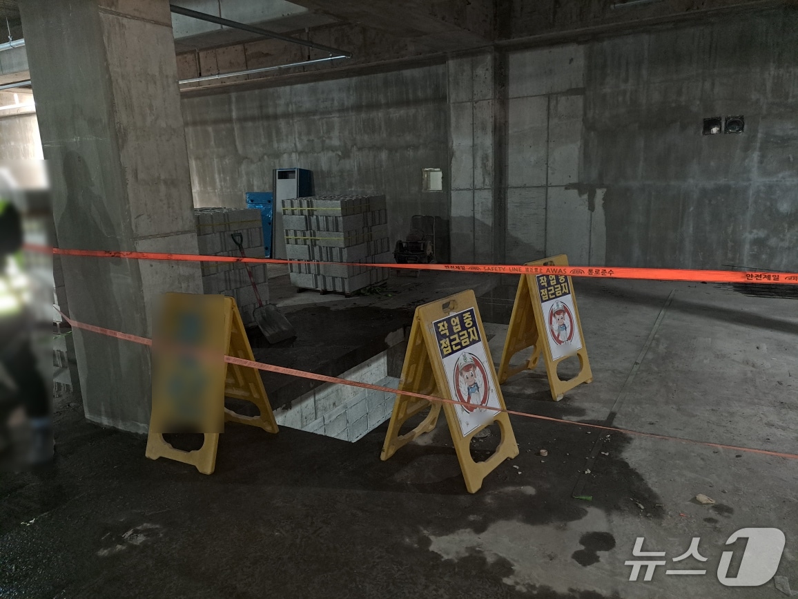 사고가 발생한 부산 남구 신축 아파트 공사현장 모습 (부산남부경찰서 제공. 재판매 및 DB 금지)