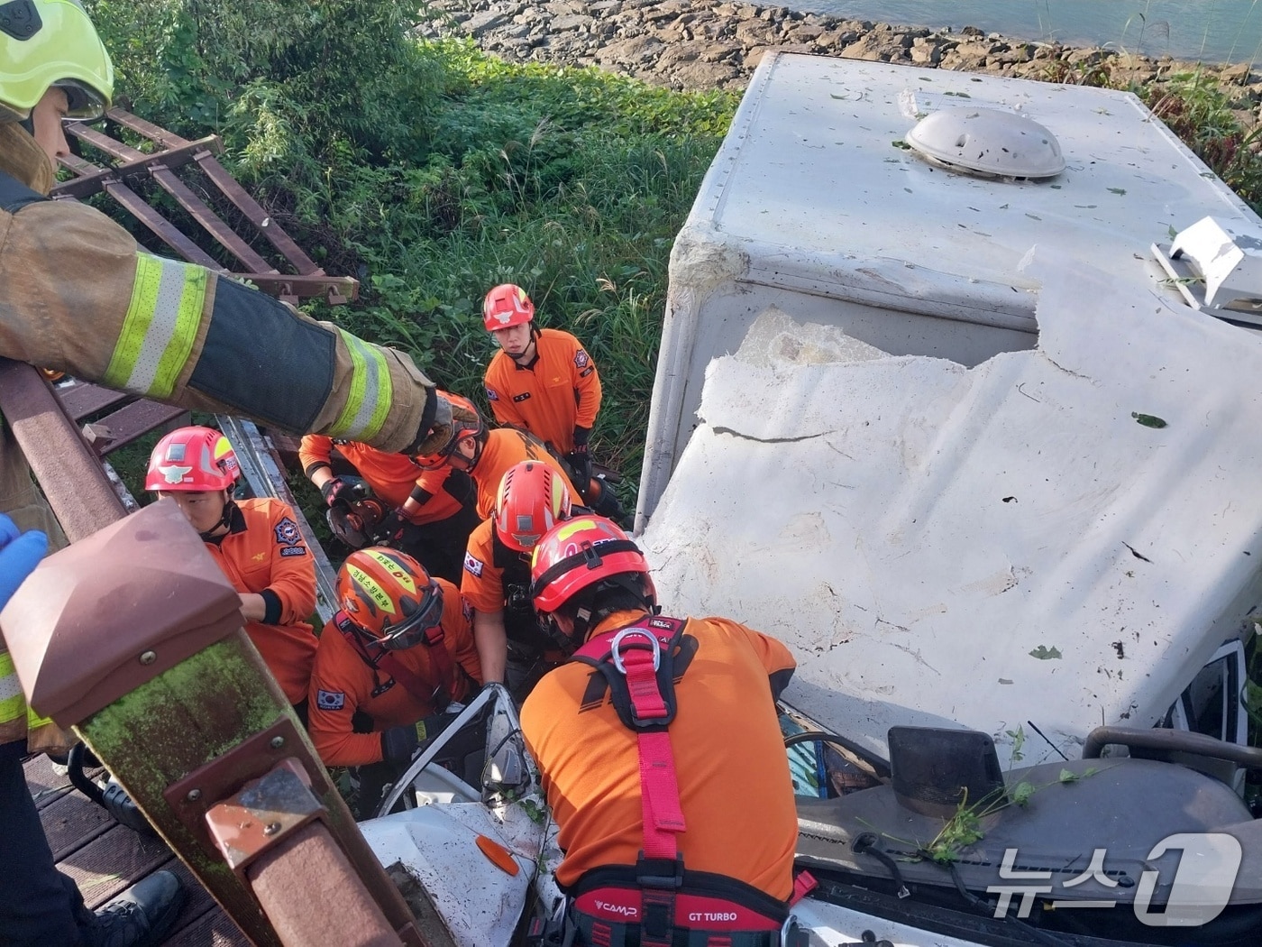 사고 현장.(경남소방본부 제공. 재판매 및 DB금지)