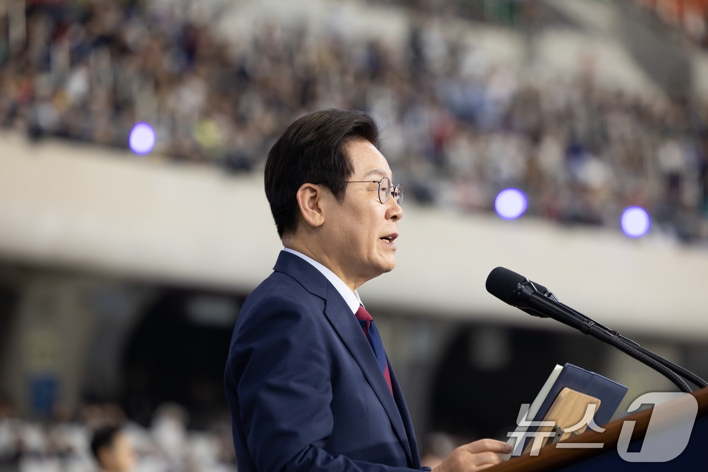 이재명 대통령이 17일 부산아시아드주경기장에서 열린 제106회 전국체육대회 개막식에서 기념사를 하고 있다. (대통령실 제공. 재판매 및 DB 금지) 2025.10.18/뉴스1 ⓒ News1 허경 기자