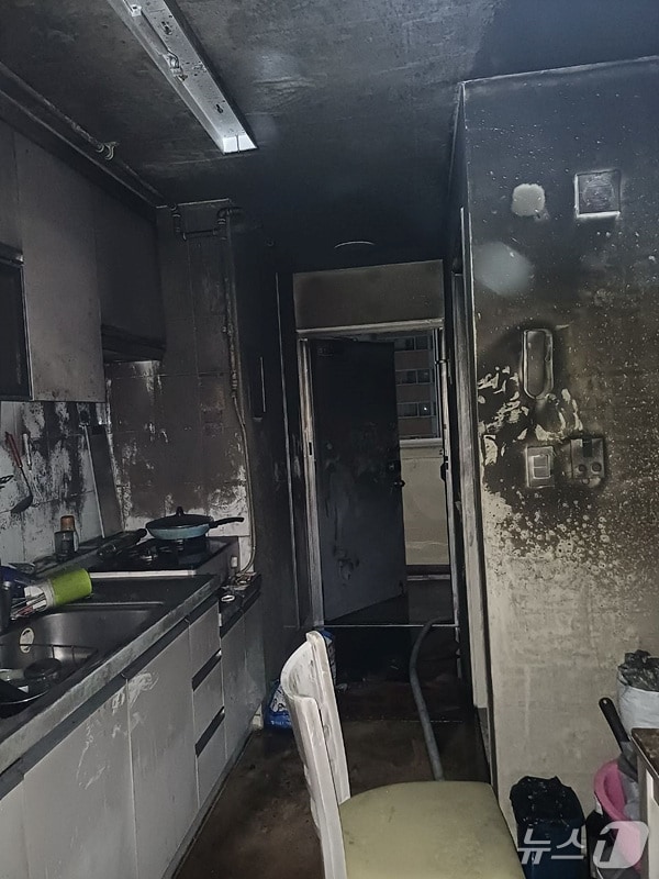 천안 동남구 목천읍 아파트 화재 현장. (천안동남소방서 제공, 재판매 및 DB금지) / 뉴스1 