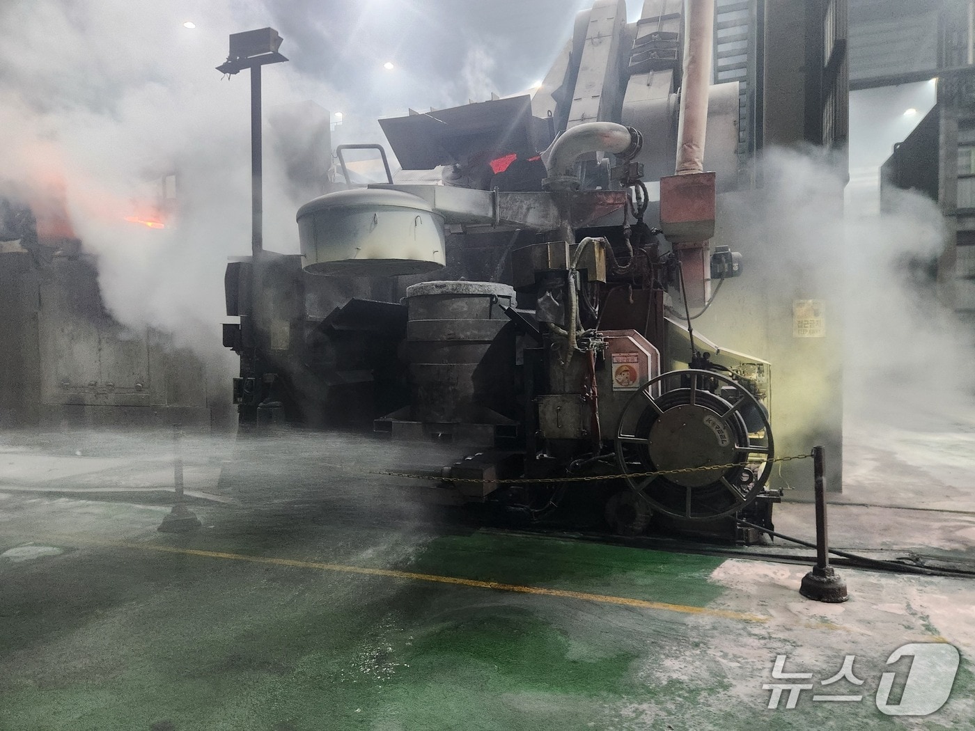 군산 공장 운반설비 화재 현장.(전북소방본부 제공. 재판매 및 DB 금지)