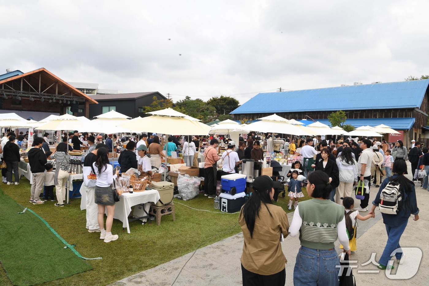 전북 완주군은 '2025년 보부상·농부마켓' 행사가 성황리에 마무리됐다고 20일 밝혔다.(완주군 제공. 재판매 및 DB금지)2025.10.20/뉴스1