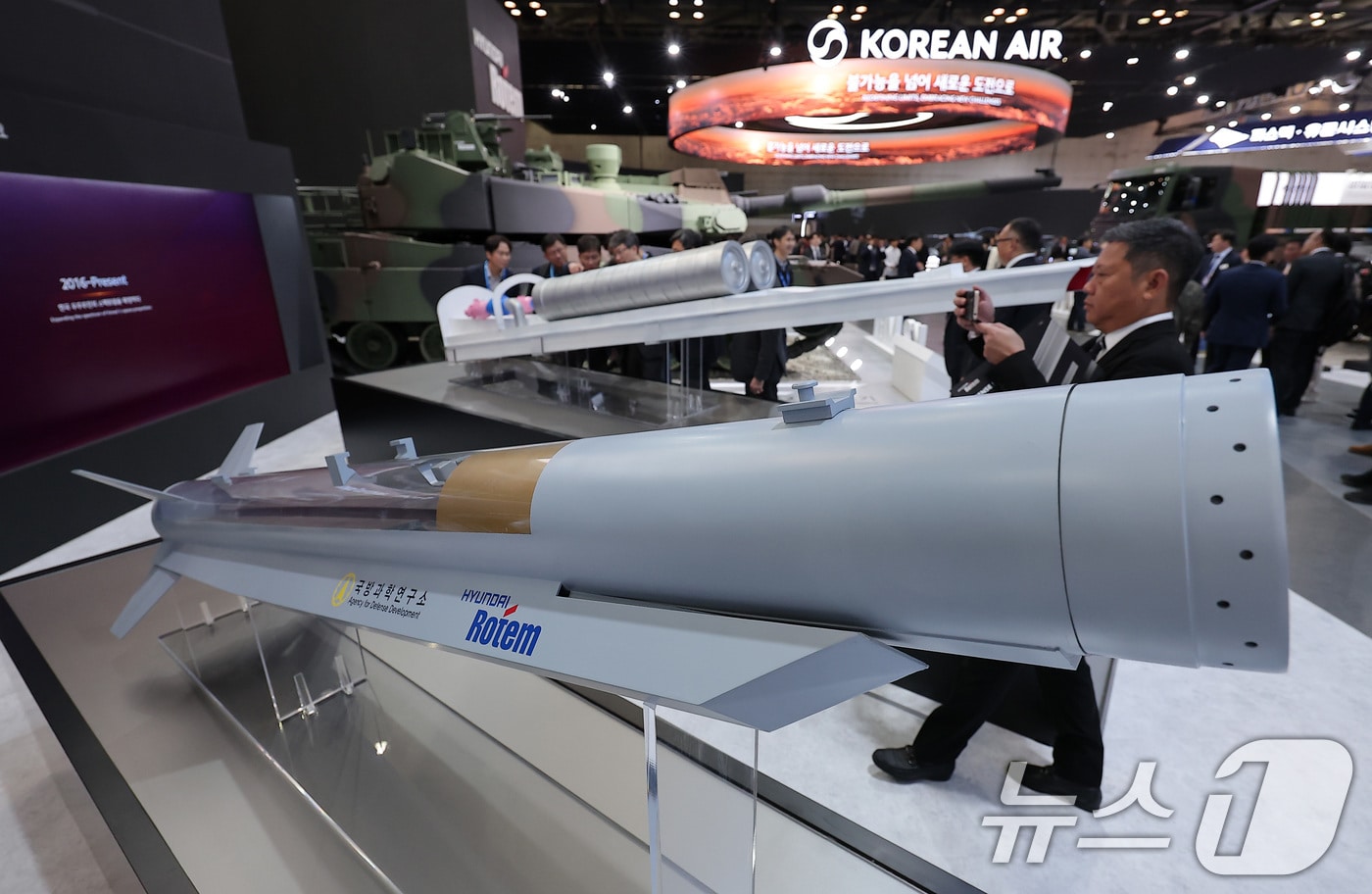현대로템, 극초음속 미사일 개발 속도...2035년 양산 목표 - 뉴스 썸네일 이미지