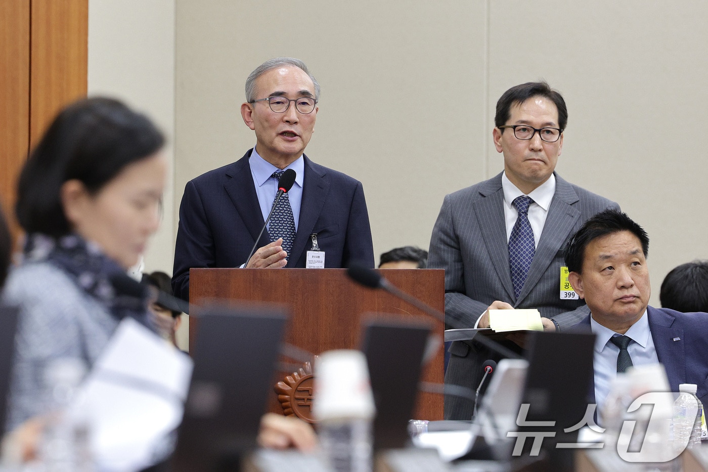 김영섭 KT 대표가 21일 서울 여의도 국회 과학기술정보방송통신위원회에서 열린 정보통신산업진흥원 등에 대한 국정감사에서 의원 질의에 답변하고 있다. 2025.10.21/뉴스1 ⓒ News1 신웅수 기자