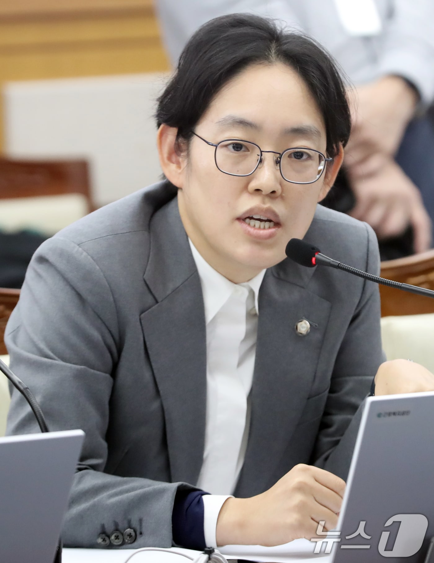 조지연 국민의힘 의원이 21일 울산 중구 근로복지공단 본사에서 열린 국회 기후에너지환경노동위원회의 고용노동부 산하기관 12곳에 대한 국정감사에서 질의하고 있다. 2025.10.21/뉴스1 ⓒ News1 조민주 기자