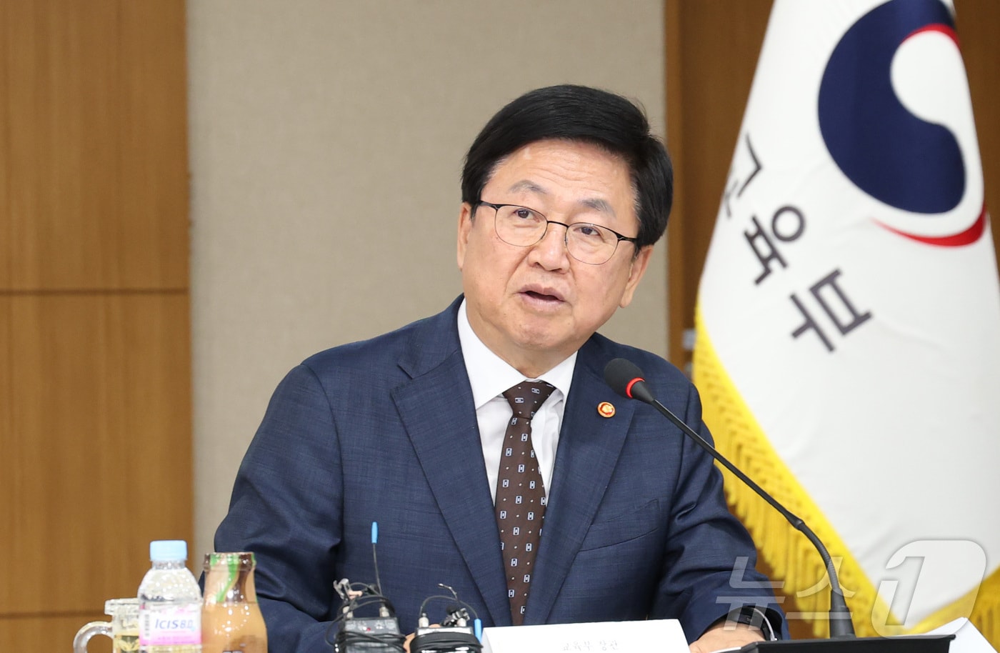 최교진 교육부 장관이 22일 세종시 정부세종청사에서 열린 교육부-한국어린이집총엽합회와의 간담회에 참석하여 인사말을 하고 있다. 2025.10.22/뉴스1 ⓒ News1 김기남 기자