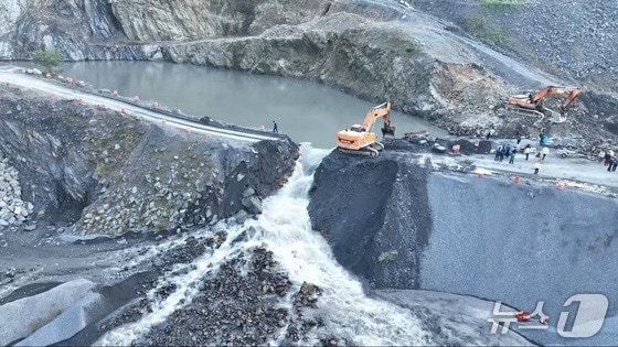  보령 성주면 덤프트럭 사고 현장. (충남소방본부 제공, 재판매 및 DB금지) / 뉴스1