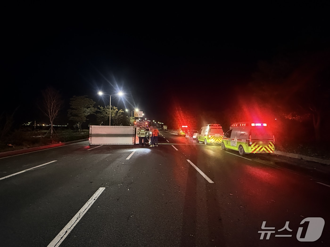 23일 부산 사상구 강변대로 교통사고 현장.(사상경찰서 제공. 재판매 및 DB 금지)