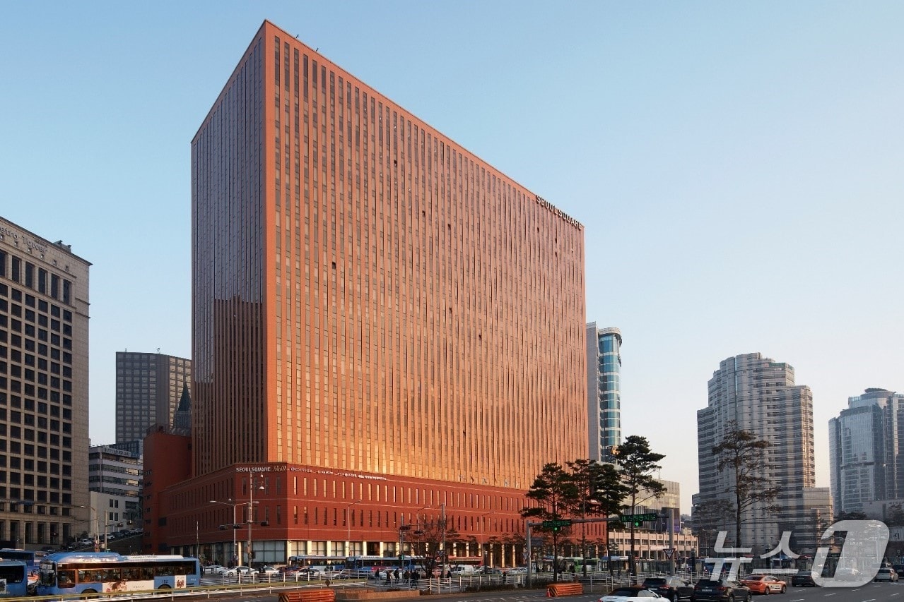 차 여성의학연구소 서울역이 위치한 서울 중구 서울스퀘어. 차 여성의학연구소 서울역은 이 건물 2층에 있다.(차 여성의학연구소 서울역 제공)