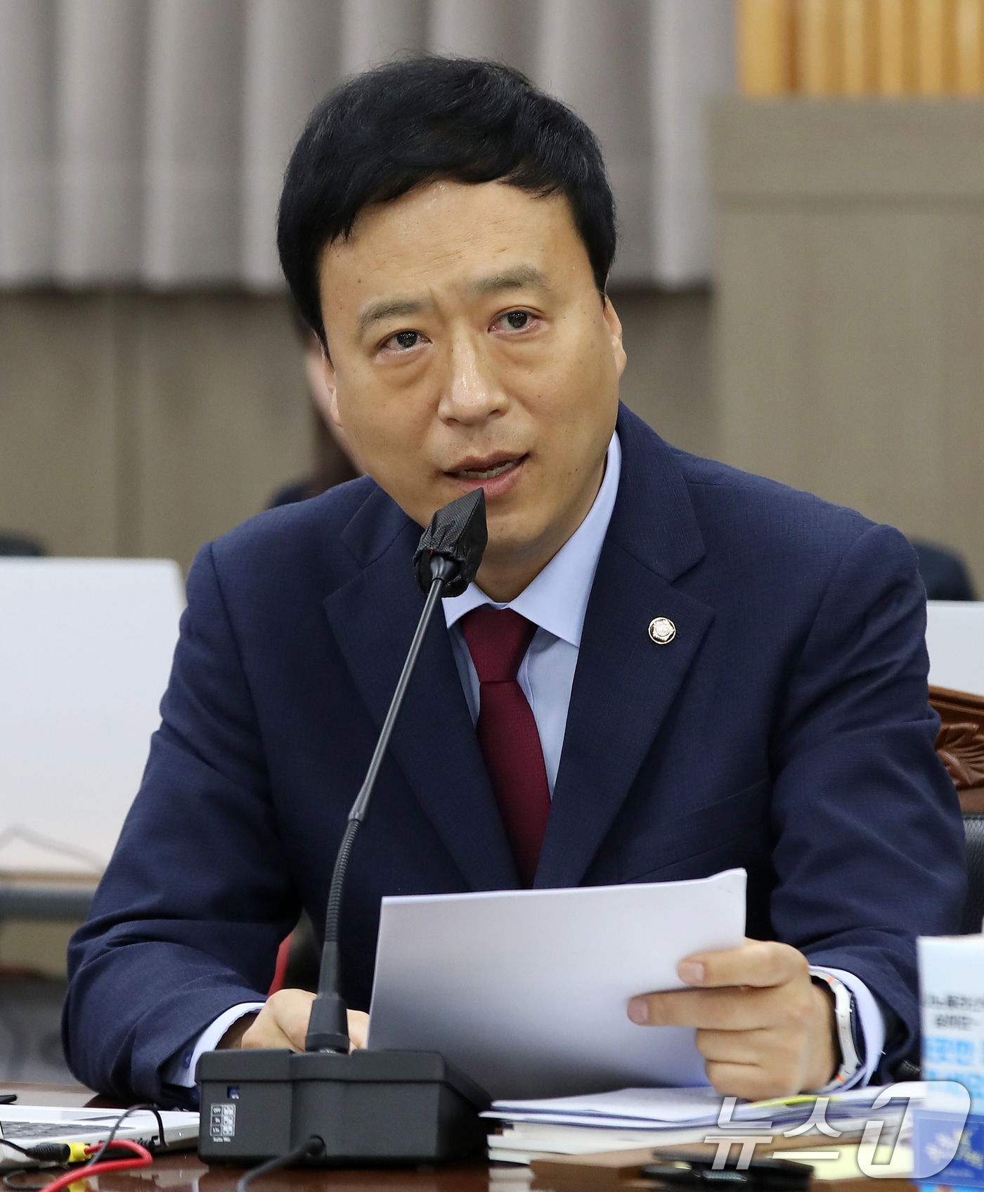 정성국 국민의힘 의원이 23일 경남 창원 성산구 경남교육청에서 열린 국회 교육위원회의 경상국립대, 부산대, 경상국립대병원, 부산대병원, 부산대치과병원에 대한 국정감사에서 질의하고 있다. 2025.10.23/뉴스1 ⓒ News1 윤일지 기자