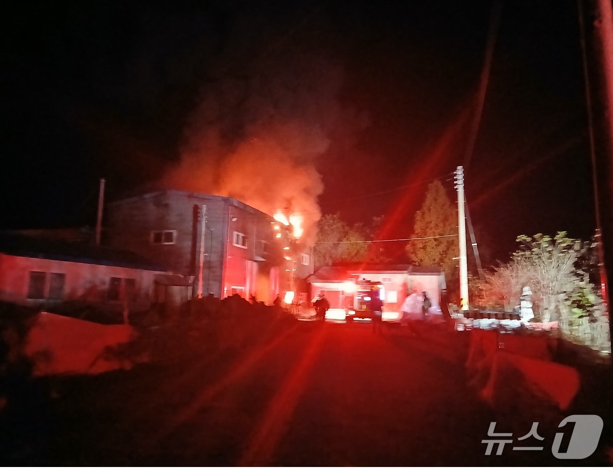 화재현장(인천소방본부 제공.재판매 및 DB금지)