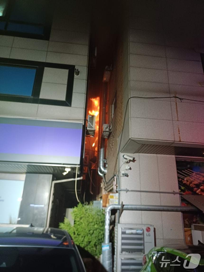 화재 현장. (경기도소방재난본부 제공. 재판매 및 DB 금지) 2025.10.20/뉴스1