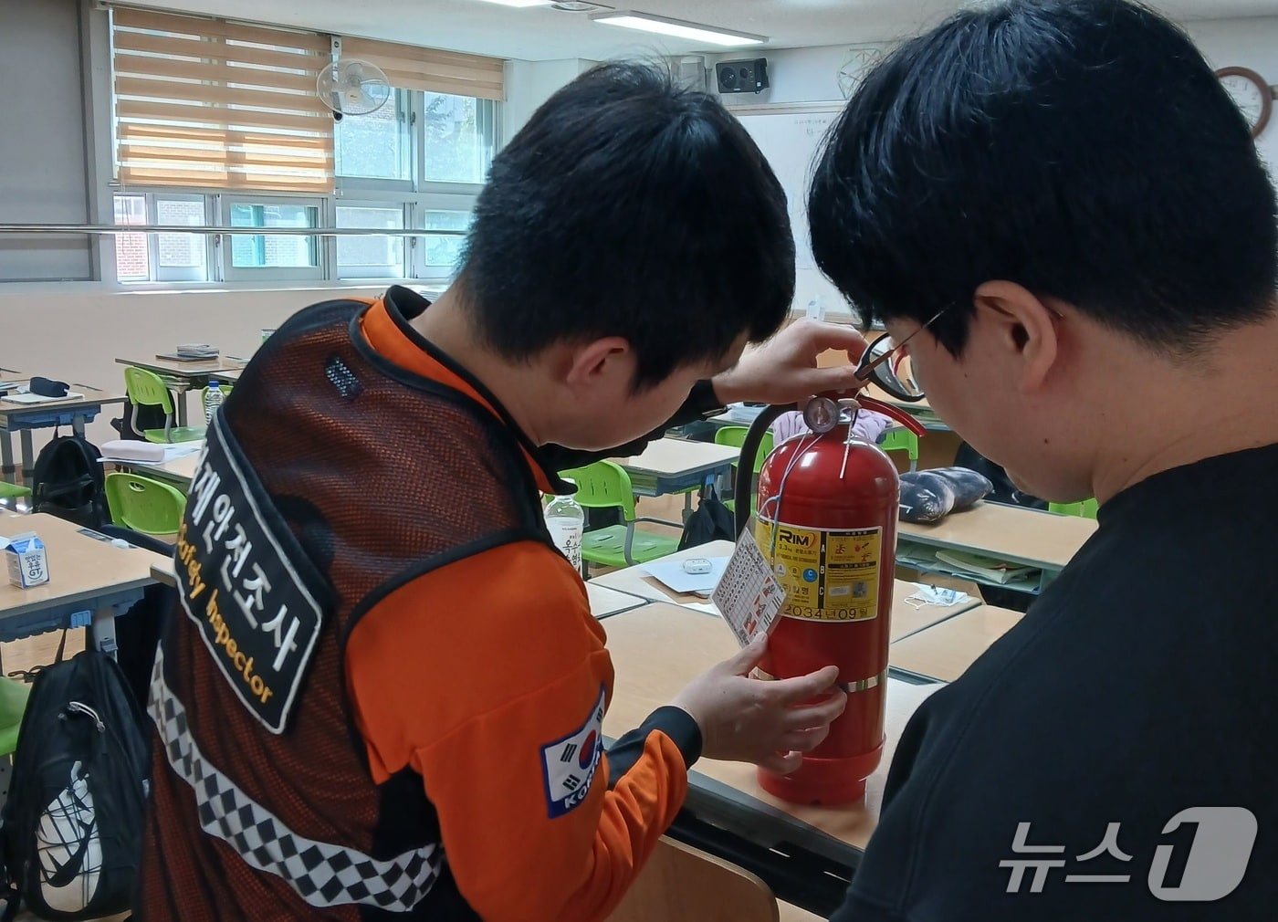 전북소방본부 수능 시험장 화재안전조사 사진.(전북소방 제공. 재판매 및 DB금지)