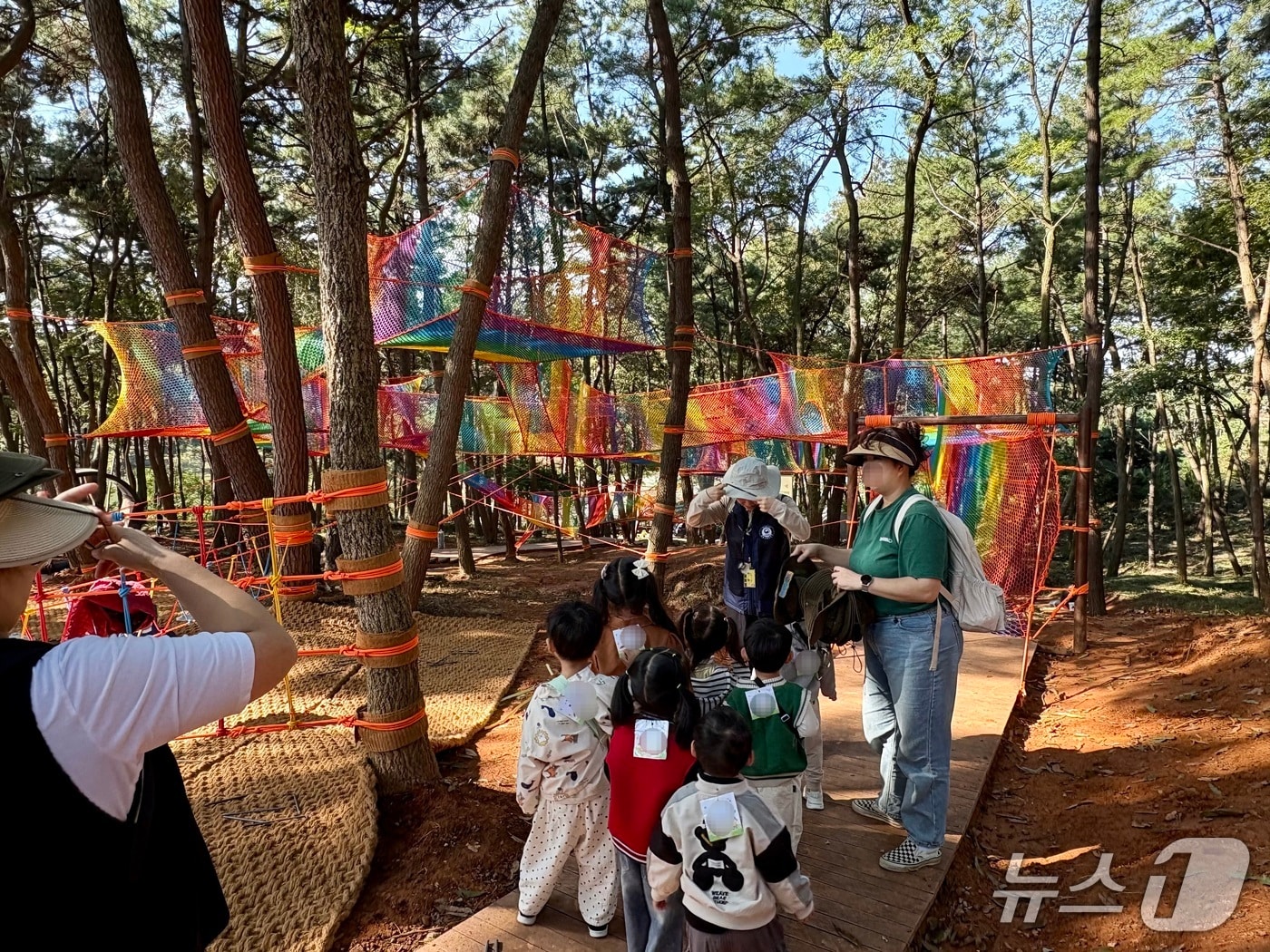 전북 익산시 신흥공원 내 1만951㎡ 규모로 조성된 '유아숲체험원'이 24일부터 운영을 시작했다.(익산시 제공. 재판매 및 DB 금지)