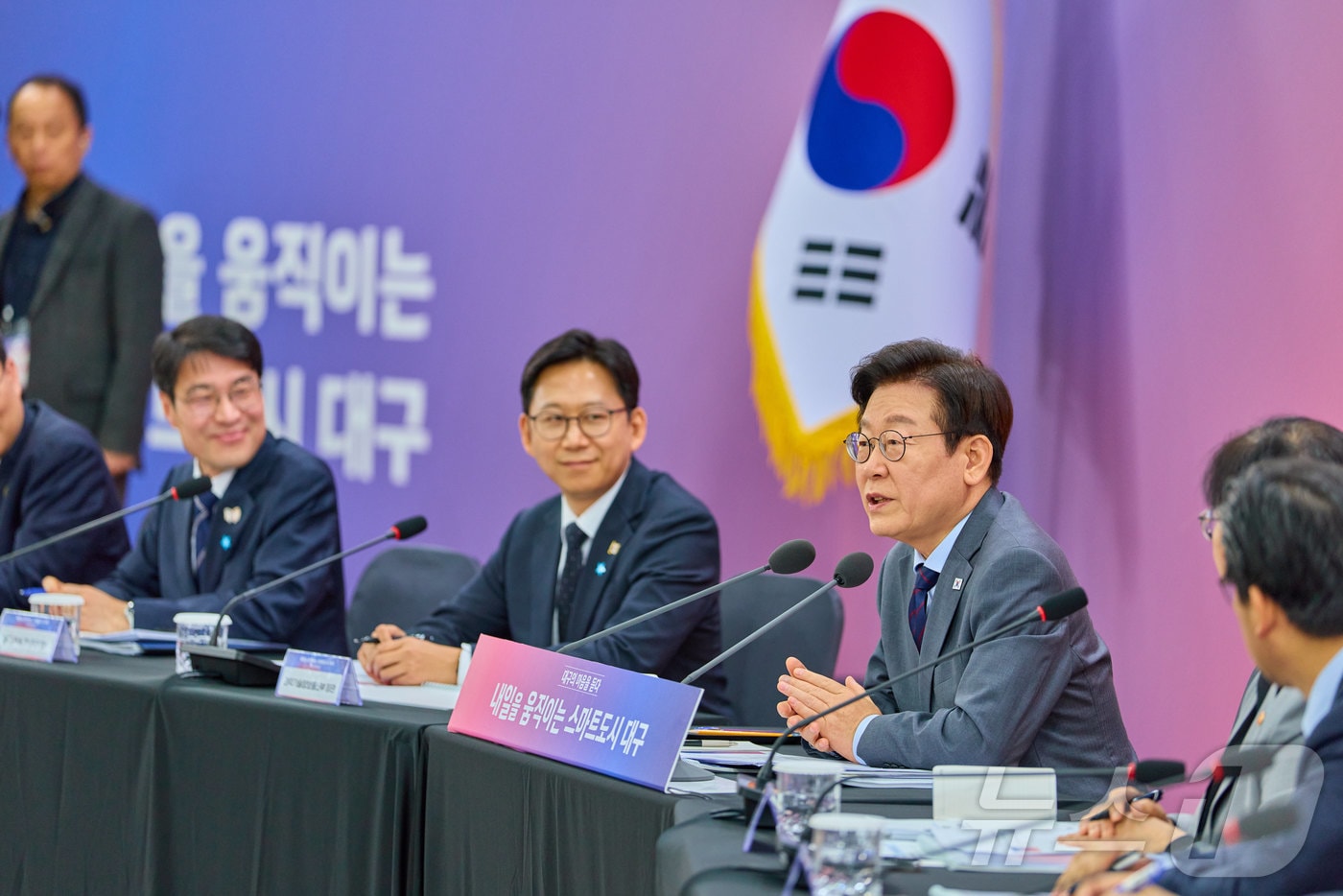 이재명 대통령이 지난 24일 대구시 북구 엑스코에서 열린 '대구의 마음을 듣다' 타운홀 미팅에서 발언하고 있다. (대통령실 제공. 재판매 및 DB 금지) (사진은 기사 내용과 무관함) 2025.10.24/뉴스1 ⓒ News1 이재명 기자