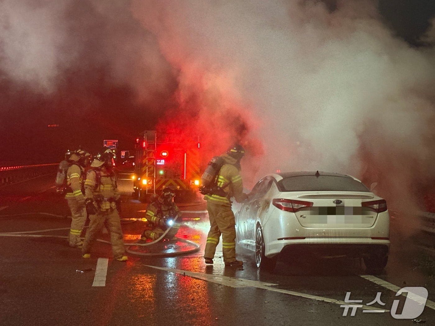 김제시 백구면 차량화재 현장.(전북소방 제공. 재판매 및 DB금지)