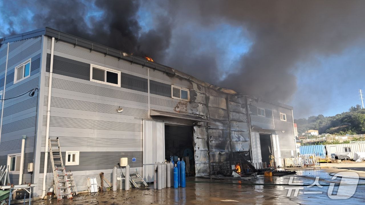 화재 현장. (경기도소방재난본부 제공. 재판매 및 DB 금지) 2025.10.27/뉴스1