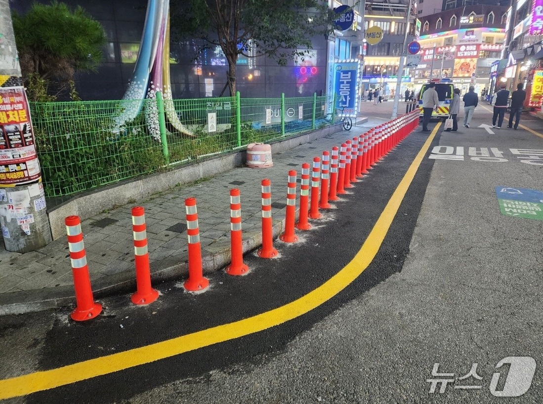 부천역 일대 설치된 시선유도봉(경기 부천시 제공.재판매 및 DB금지)