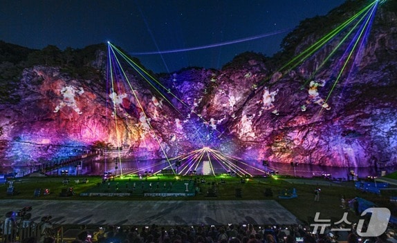 강원 원주시 간현관광지의 나오라쇼 공연 자료 사진, &#40;원주시시설관리공단 제공. 재판매 및 DB금지&#41; 2025.10.27/뉴스1