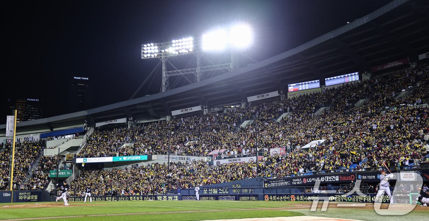 프로야구 야간 경기 모습. 2025.10.27 ⓒ 뉴스1 김도우 기자